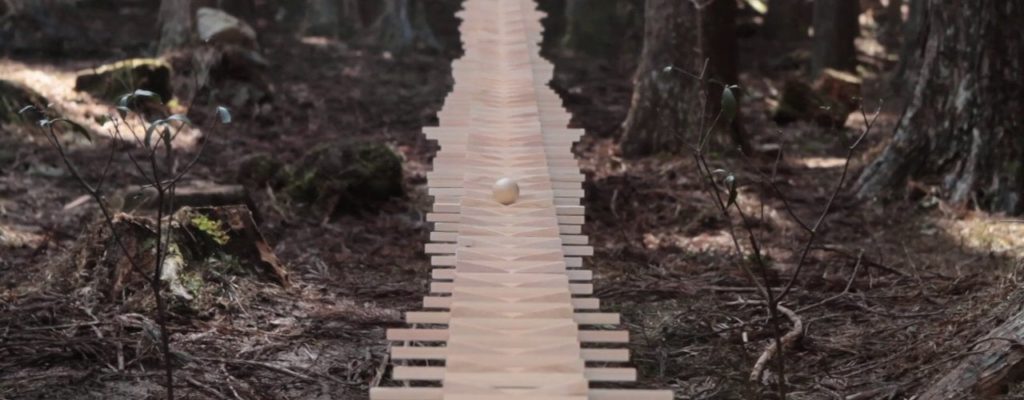 Heel erg wow van NTT Docomo: Hout in het woud is goud!